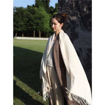 自留 阿爾巴斯山羊絨水波紋圍巾 客供重磅米白純色秋冬羊絨大披肩