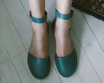 踝帶涼鞋、皮革涼鞋、夏季涼鞋、皮革平底鞋、女鞋、零足跟差