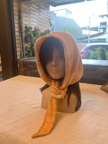 三角巾小披肩+圍巾+帽子。多功能。手作編織。橘色漸層。