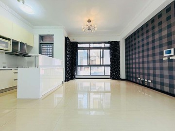 北區輕屋齡大面寬質感電梯別墅｜五房大空間×雙併車位｜台中市北區梅川西路三段