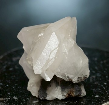 ☄️恆星光束方解石0421-9號 Stellar Beam Calcite 紫外燈下呈現粉橘色