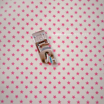 手作森林 台製 7mm 捲邊壓布腳 (D)捲邊 電子型捲邊壓布腳 縫紉機配件 裁縫機壓布腳 R002 捲邊縫壓布腳