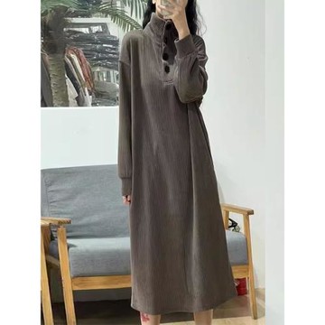 高領燈芯絨連衣裙子女秋冬季2026新款高級感氣質寬松打底針織長裙