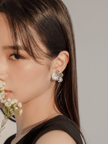 金屬壓紋花朵925銀針耳環