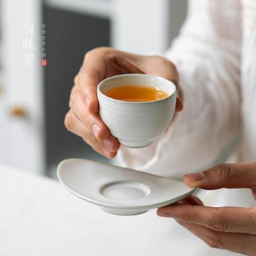 雅白陶瓷品茗杯杯墊｜素雅復古風小茶杯中式家用功夫茶具杯托茶道