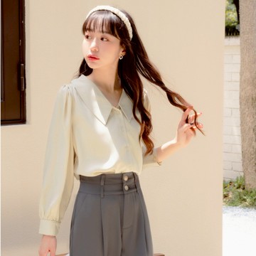 OB嚴選 小V臉．V領造型尖領肩褶不易皺襯衫 《AB17594》大尺碼/現貨/女裝