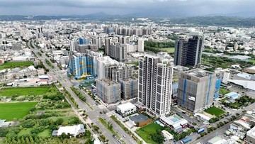 運動公園〖亞昕昕見築〗全新三房平車視野戶｜苗栗縣頭份市公園一街
