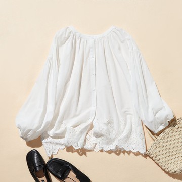 【精緻的拼布刺繡，華麗登場】適合全年穿著的純棉蕾絲襯衫，前後兩穿，白色，250911-1