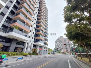 都會公園旁高質感挑高街邊樓店＋平車B｜高雄市楠梓區惠義街