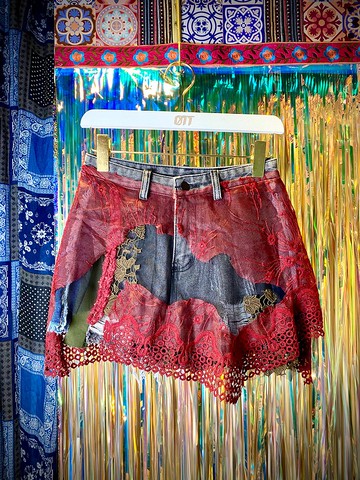 OTT獨一無二•Unique棗紅色蕾絲拼接牛仔短褲