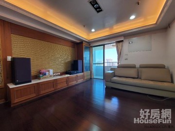 R8三多商圈景觀三房平車｜高雄市苓雅區忠孝二路