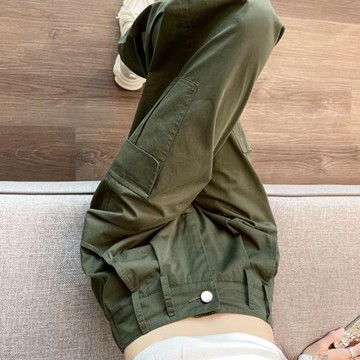 軍綠色工裝褲女春秋薄款2025新款美式寬松顯瘦直筒夏季戶外登山褲