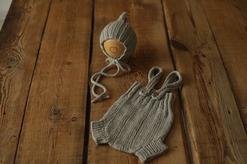 設置新生兒內褲和針織嬰兒帽，新生兒照片道具套裝