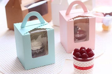 【MS-1】（3組附底托）單入手提蛋糕盒 1粒格裝馬芬手提 烘培用品 開窗外帶盒 包裝盒 禮盒 單格精緻手提盒 慕斯杯包裝紙盒 布丁盒 保羅瓶包裝盒 手提杯子蛋糕盒【APP滿額下單10%點數(單一帳號最高5000點)】1/31止