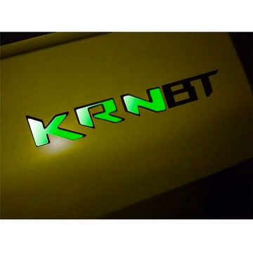SYM KRN LOGO 機車貼紙 車身LOGO改色反光貼  綠色  1個