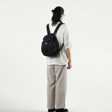 【FW25全新Wander系列】RORY 日常隨身背包 中號 (翠黑色)