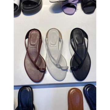 小眾設計感低跟人字拖鞋2025夏新款真皮百搭露趾夾腳外穿涼拖女鞋