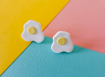頑系列 - 荷包蛋 耳釘/可改夾 手工軟陶耳環