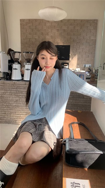 【結帳69折】自由時代V領針織上衣-45539