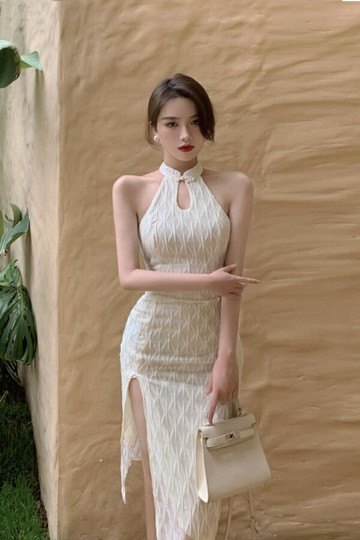 旗袍改良掛脖連衣裙女設計感小眾開叉中長裙包臀裙子溫柔優雅夏季新款【倪醬】