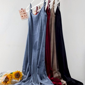 法式性感V領露背中長款無袖吊帶裙收腰顯瘦百搭金絲絨打底連衣裙