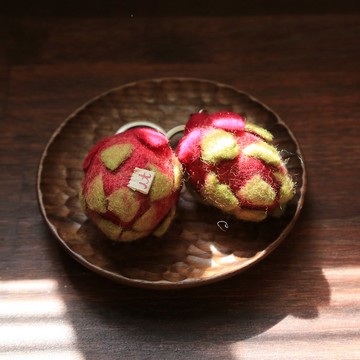 羊毛氈蔬果鑰匙圈│【好運龍來】火龍果