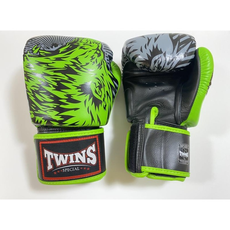 TWINS(ツインズ) 本革製 ボクシンググローブ 10oz 緑/黒 ライオン 