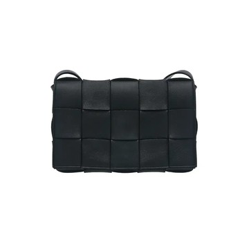 BOTTEGA VENETA 經典大格編織皮革翻蓋包斜背包