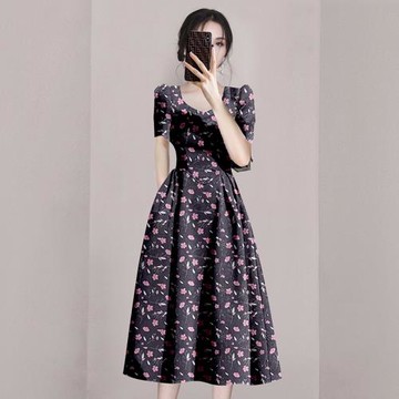 氣質女裝2025年新款夏季時尚法式高級感短袖碎花A字中長連衣裙女