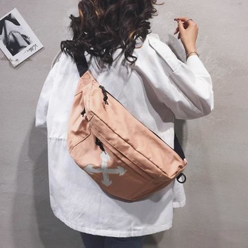 網紅街頭胸包女包新款2025韓國大容量旅行單肩包時尚輕便斜挎包男