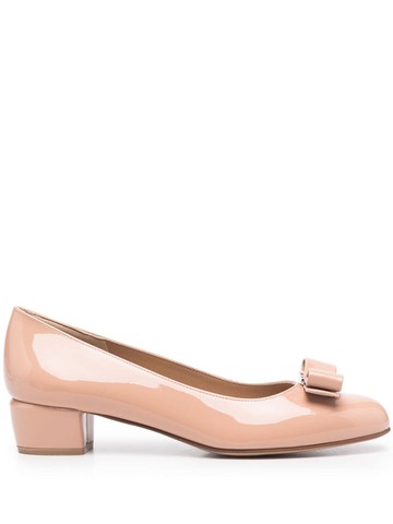 Ferragamo - 35mm Vara bow-detail pumps - women - Calf Leather/Calf Leather/CALFSKIN - 8.5D - Neutrals