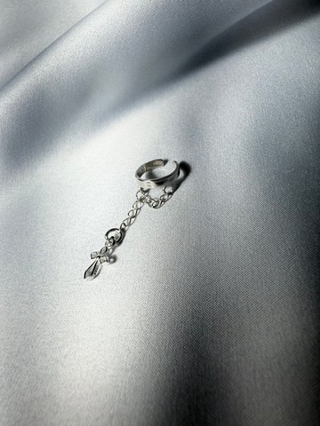 MIH 金工首飾 |  得勝十架 純銀手工耳骨夾 cross earcuff