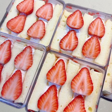 【嗜甜女子】草莓季甜點｜草莓三明治寶盒｜情人節甜點