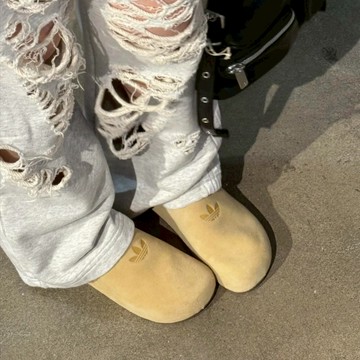 ADIDAS ORIGINALS ADIMULE 淺棕 大地色 勃肯 穆勒鞋 包頭拖鞋 休閒 愛迪達 男女 JR3587