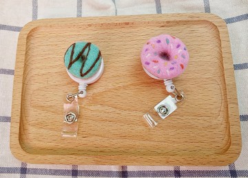 羊毛氈 甜點 甜品 甜甜圈 冬甩 伸縮扣 護士扣 證件扣