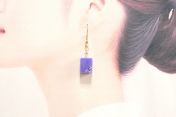 樹脂藝術矩形耳針- 秘密愛情訊息