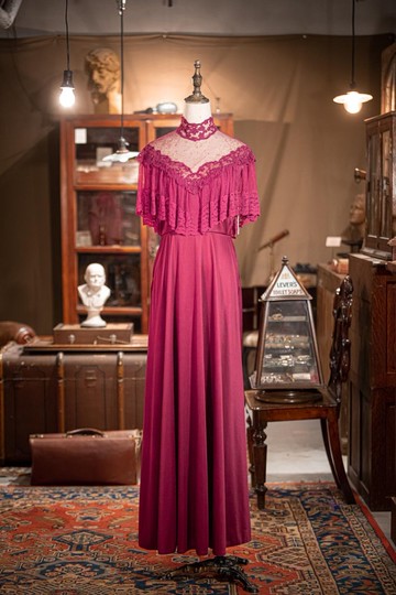 60年代酒紅色晚裝