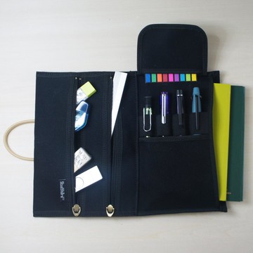 可收納旅人手帳的筆袋