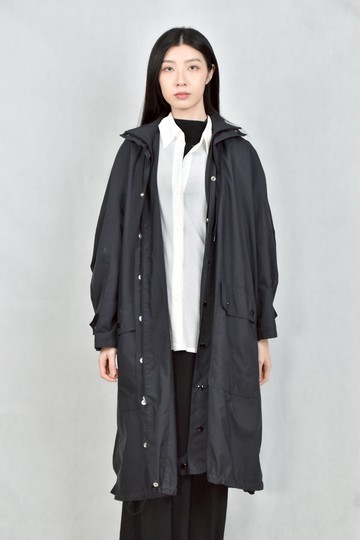 (L) balenciaga黑色防風外套