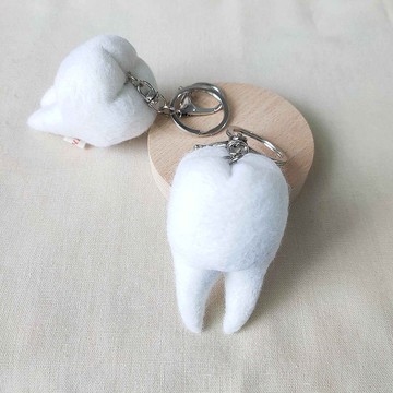 【造型悠遊卡】一顆牙齒羊毛氈鑰匙圈
