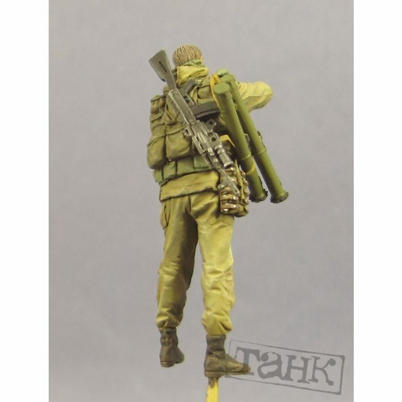 タンクモデル T-35235 1/35 PROシュメーリロケットランチャーを