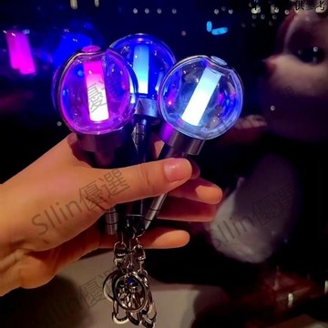 熱銷免運🔥enhypen 手燈 手燈鑰匙圈 迷你手燈 enhypen 迷你熒光棒鑰匙扣小燈掛件應援棒
