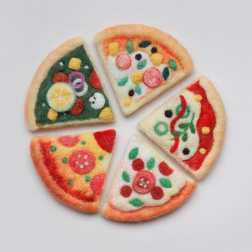 羊毛氈手作 切片披薩Pizza食物 胸針/別針/磁鐵/冰箱貼/髮夾髮飾