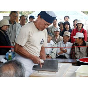 牡丹そば (300g、つゆ無し)×4パックセット 北海道産石臼挽きぼたんそば粉使用(牡丹蕎麦)