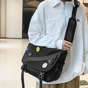 日系原宿大容量郵差包男ulzzang韓國ins潮牌百搭工裝斜挎包女背包