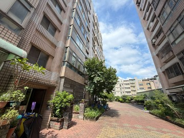體育園區太子鎮三房+平面車位｜桃園市中壢區龍和一街
