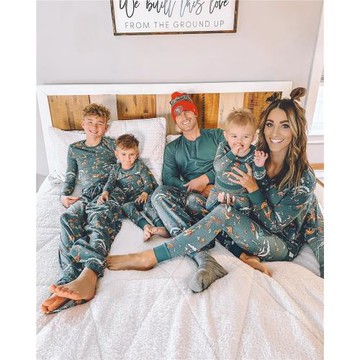 kaka歐美外貿23新款亞馬遜歐美親子裝家居服圣誕動物印花睡衣套裝