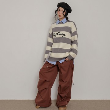 橫條愛心英文毛衣-灰【KT224202】