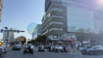 東區市中心南紡夢時代旁平實優選2房平車(預)｜台南市東區平實八街