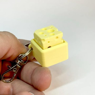 ⚡免運臺灣有貨⚡超萌解壓奶酪機械鍵盤手感鑰匙扣  送一個給朋友,輕鬆解壓